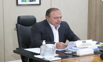 ministro da Saúde, Eduardo Pazuello confirmado para Covid-19